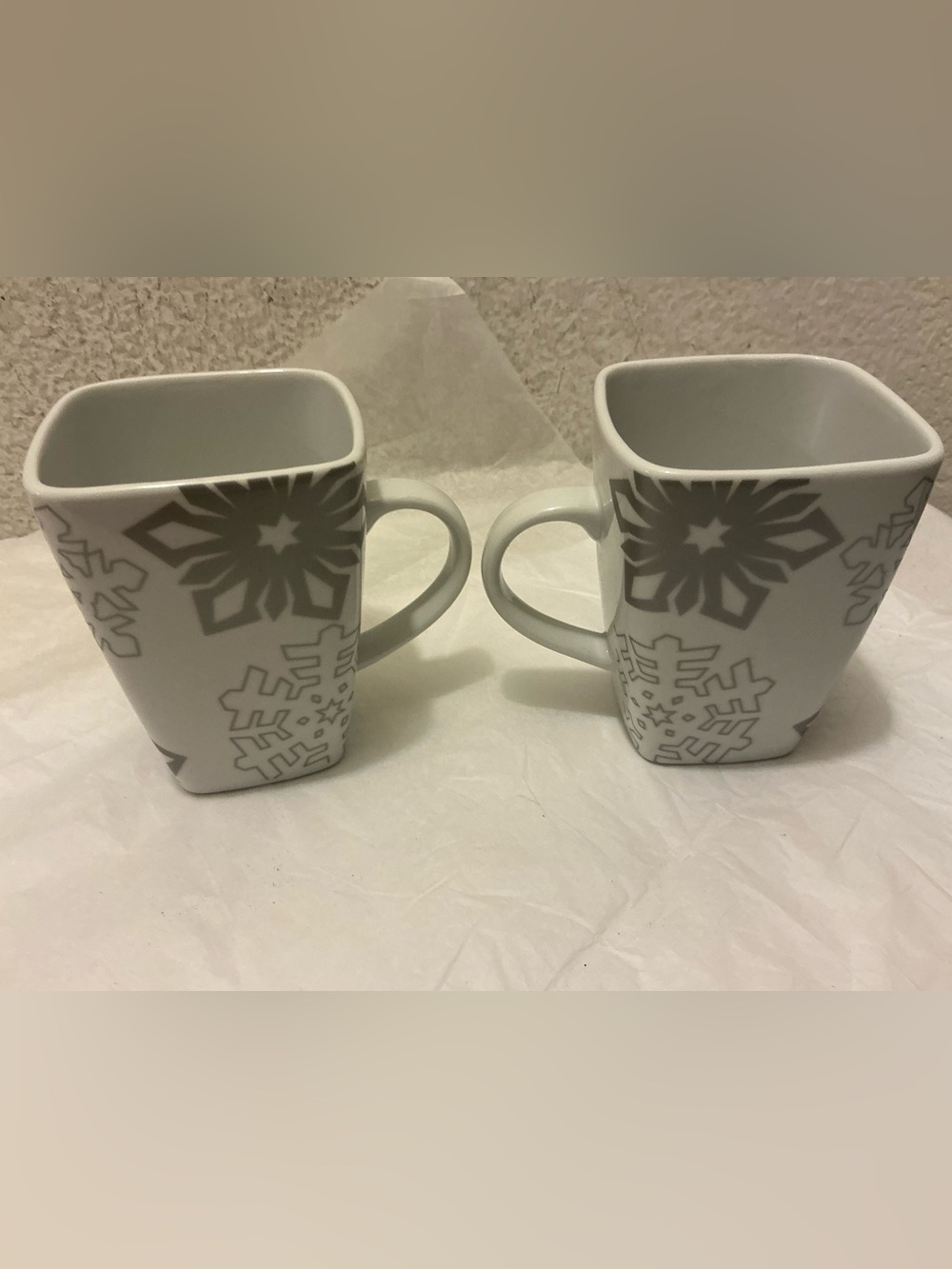 Food Network Gray and White Snowflake Ceramic Mug Set 2
